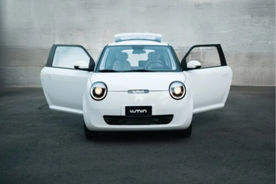 Vista frontal del vehículo eléctrico Changan Lumin con diseño circular