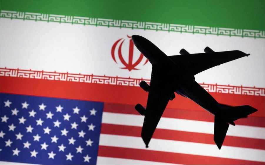 Avión de vigilancia AWACS de la Fuerza Aérea de Estados Unidos en pista