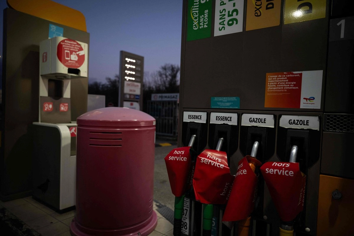 Bombas de gasolina sin combustible en Lutterbach Francia debido a la crisis energética