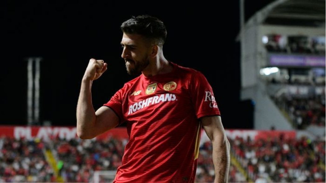 Paulinho tras anotar el gol de la victoria