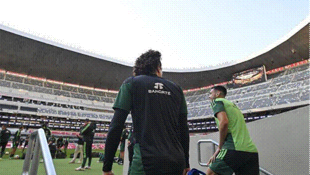 Ochoa durante práctica con el Tri