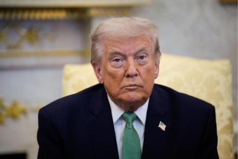 Donald Trump en la Oficina Oval de la Casa Blanca durante declaraciones sobre Cuba